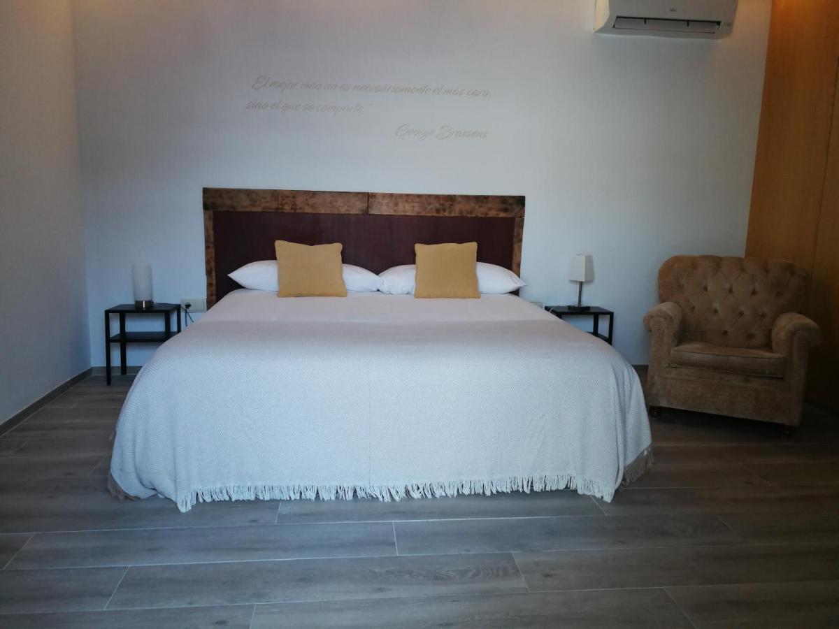 Hotel Rural Cal Ruget Vilobi Del Penedes Exterior photo