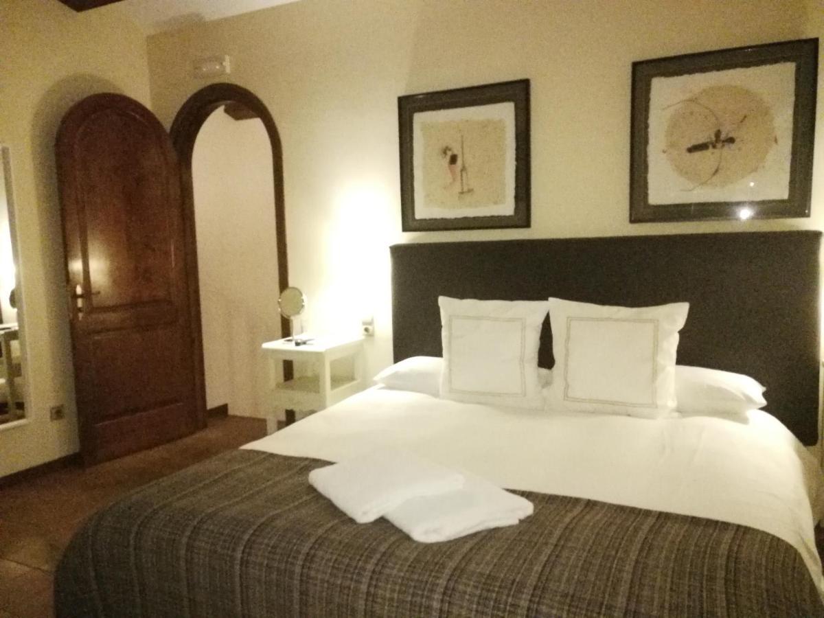 Hotel Rural Cal Ruget Vilobi Del Penedes Exterior photo