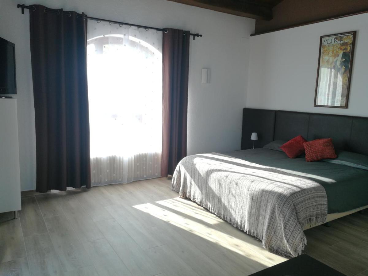 Hotel Rural Cal Ruget Vilobi Del Penedes Exterior photo